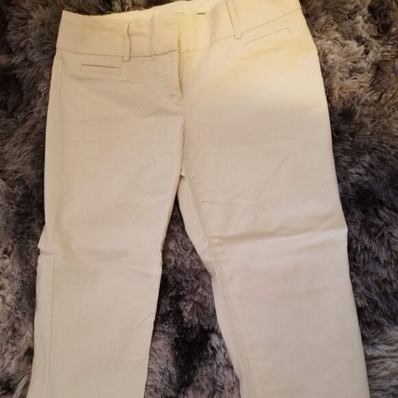 đ€ ExpressâLightweight CaprisâSizeâ4 - Picture 2 of 7